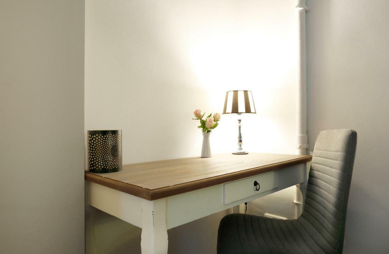 Droy By Rockchair Apartments L Superhost Status L 2 Bedroom Boxspringbeds Next To Center "Kurfuerstendamm" - Cozy Family & Business Flair Welcomes You! Berlin Eksteriør bilde