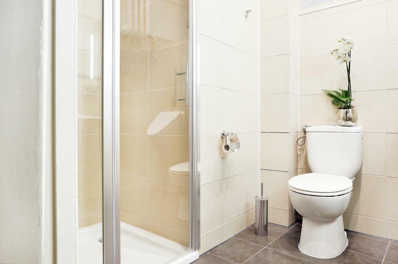 Droy By Rockchair Apartments L Superhost Status L 2 Bedroom Boxspringbeds Next To Center "Kurfuerstendamm" - Cozy Family & Business Flair Welcomes You! Berlin Eksteriør bilde